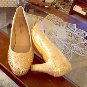 Rhinestone gold heals brand new